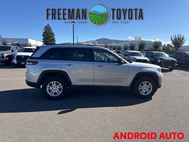2023 Jeep Grand Cherokee Laredo 4x4