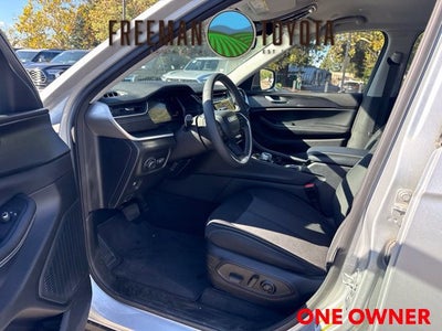 2023 Jeep Grand Cherokee Laredo 4x4