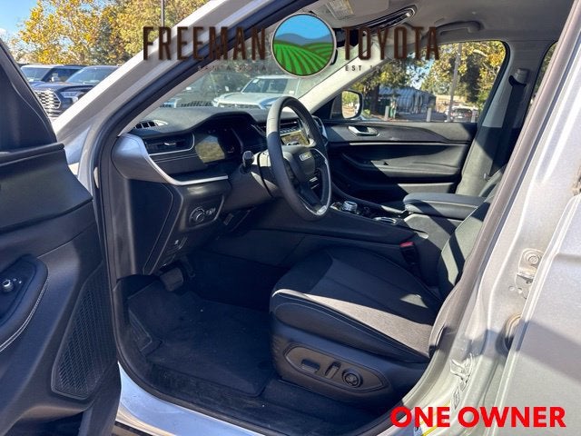 2023 Jeep Grand Cherokee Laredo 4x4