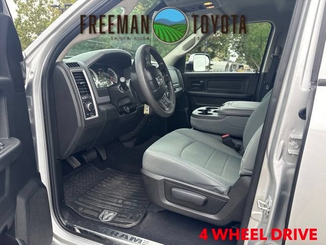 2016 RAM 1500 4WD Quad Cab 140.5 Tradesman