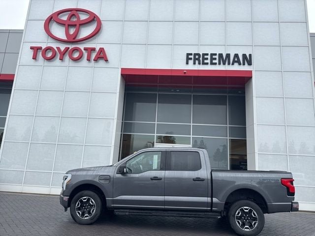 2022 Ford F-150 Lightning XLT 4WD SuperCrew 5.5' Box