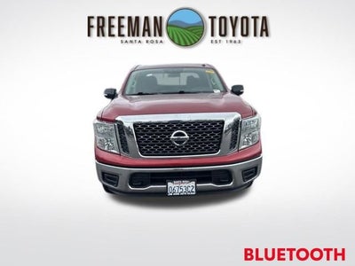 2017 Nissan Titan 4x4 Crew Cab SV