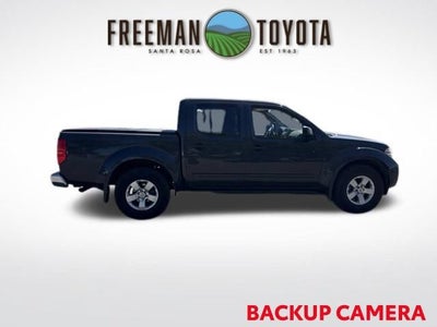 2013 Nissan Frontier 2WD Crew Cab SWB Auto SV
