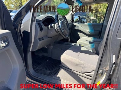 2013 Nissan Frontier 2WD Crew Cab SWB Auto SV