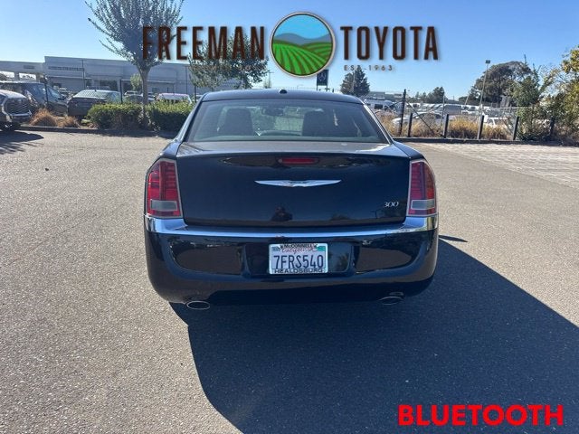 2013 Chrysler 300 4dr Sdn RWD