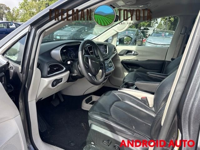 2022 Chrysler Pacifica Touring L FWD