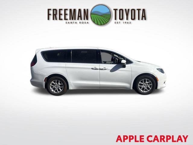 2022 Chrysler Voyager LX FWD