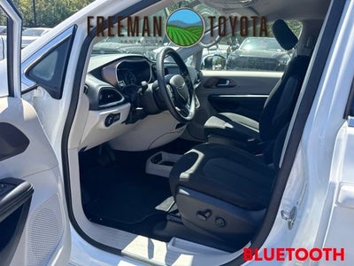 2021 Chrysler Voyager LX FWD