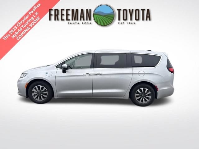2023 Chrysler Pacifica Hybrid Touring L FWD