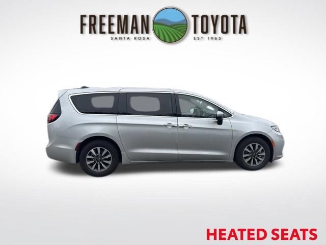 2023 Chrysler Pacifica Hybrid Touring L FWD