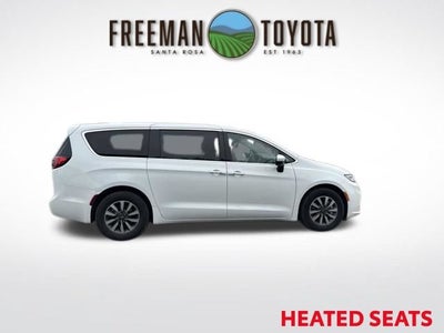 2023 Chrysler Pacifica Hybrid Touring L FWD