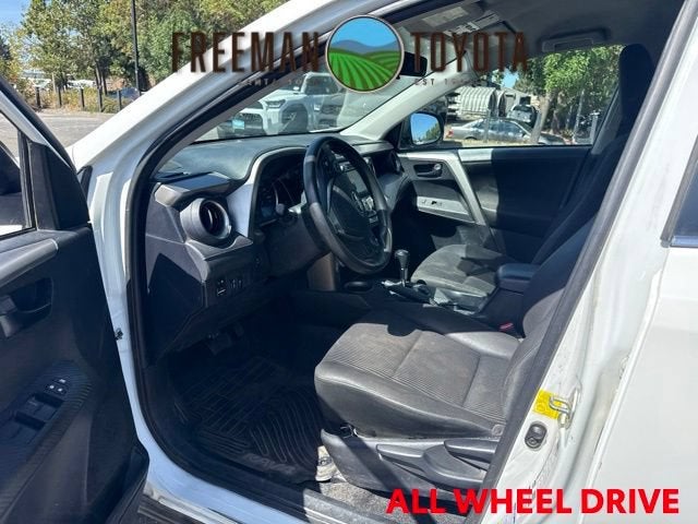 2015 Toyota RAV4 AWD 4dr LE
