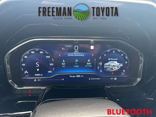 2022 Chevrolet Silverado 1500 4WD Crew Cab 147 RST