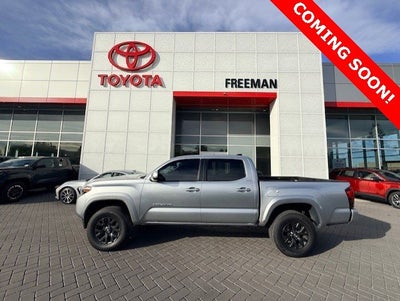2022 Toyota Tacoma SR5 Double Cab 5' Bed V6 AT