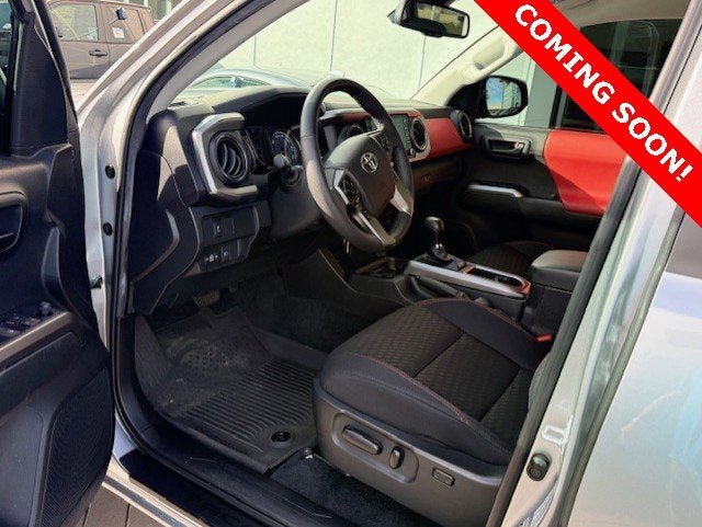 2022 Toyota Tacoma SR5 Double Cab 5' Bed V6 AT