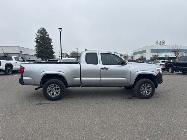2022 Toyota Tacoma SR Access Cab 6' Bed I4 AT