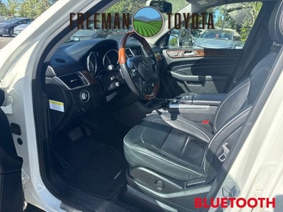2012 Mercedes-Benz M-Class 4MATIC® 4dr ML 550