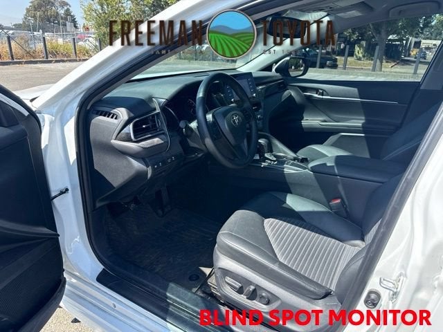 2024 Toyota Camry SE Auto