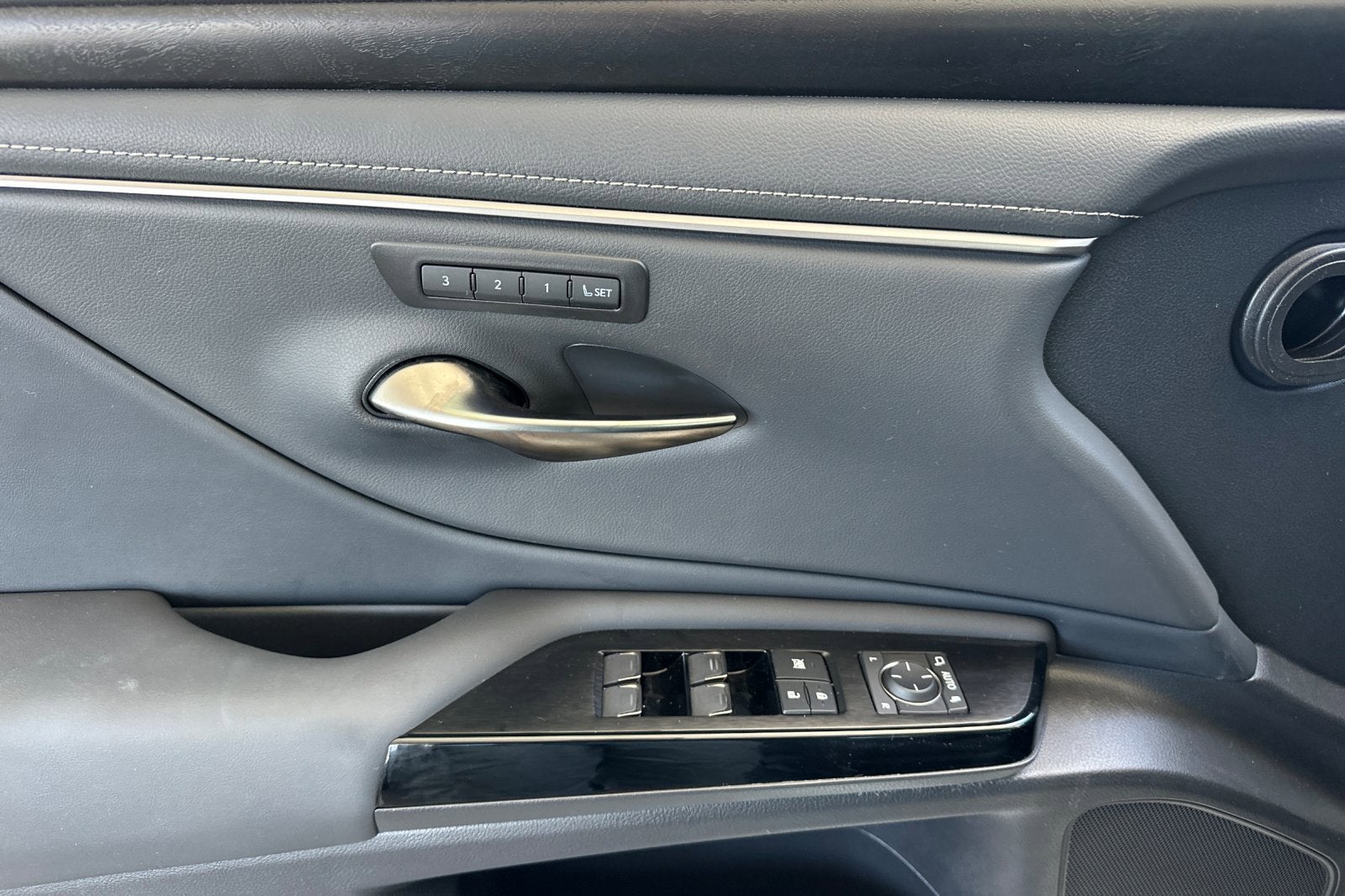 2025 Lexus ES ES 300h FWD