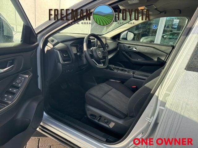 2024 Nissan Rogue FWD SV