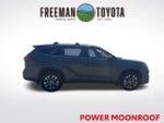 2022 Toyota Highlander Hybrid XLE AWD