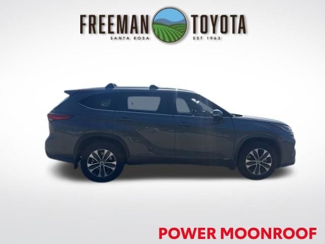 2022 Toyota Highlander Hybrid XLE AWD