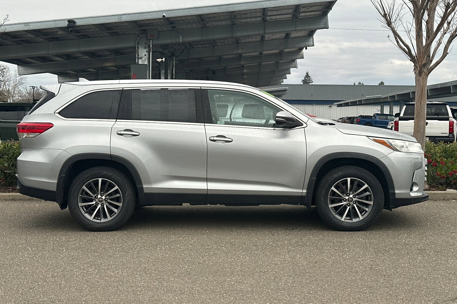 2019 Toyota Highlander SE V6 AWD