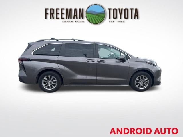 2024 Toyota Sienna LE AWD 8-Passenger