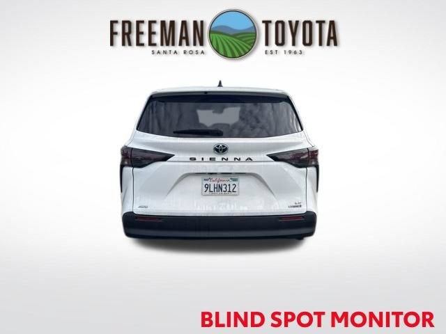 2024 Toyota Sienna LE AWD 8-Passenger