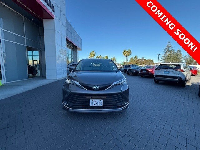 2023 Toyota Sienna XLE FWD 7-Passenger