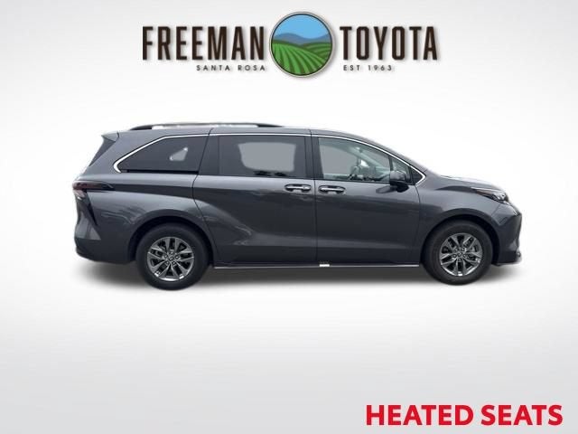 2025 Toyota Sienna XLE FWD 8-Passenger