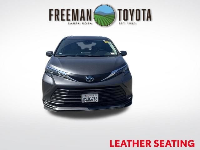 2025 Toyota Sienna XLE FWD 8-Passenger