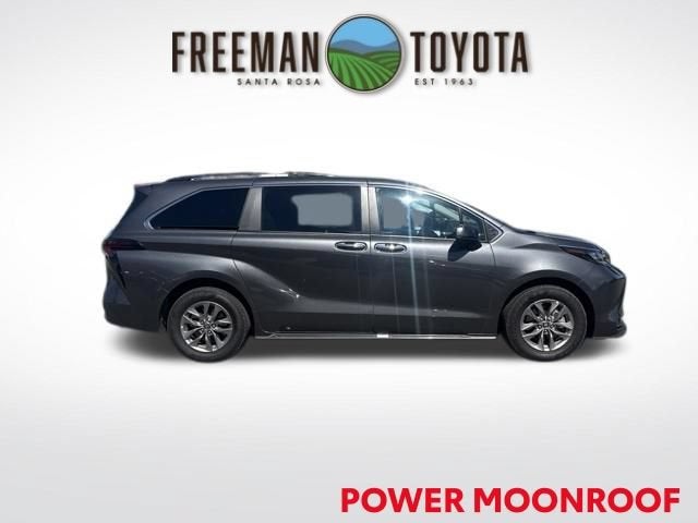 2025 Toyota Sienna XLE FWD 8-Passenger