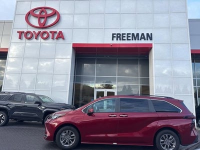 2023 Toyota Sienna Base