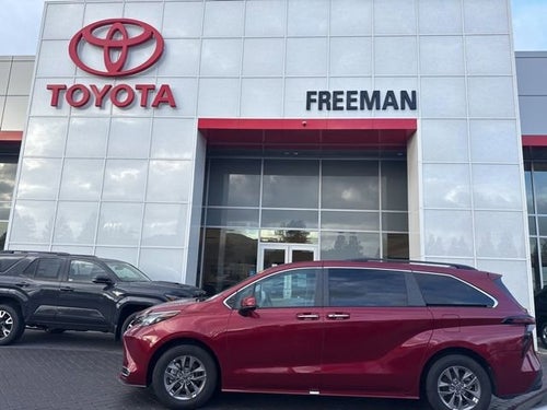 2023 Toyota Sienna Base