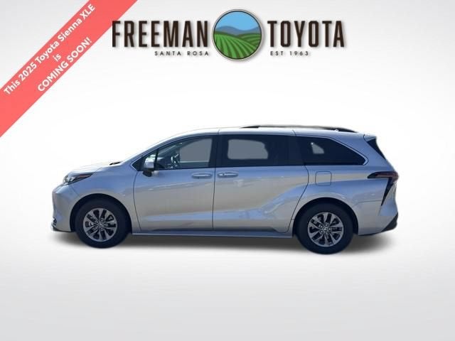 2025 Toyota Sienna XLE FWD 8-Passenger