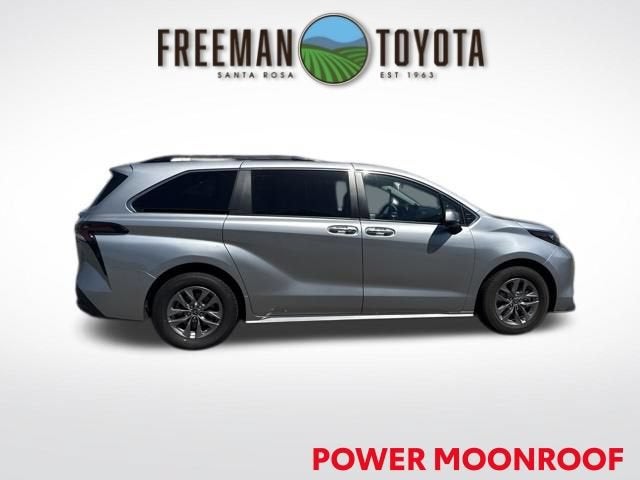 2025 Toyota Sienna XLE FWD 8-Passenger