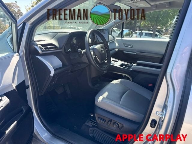 2025 Toyota Sienna XLE FWD 8-Passenger