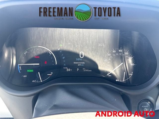 2025 Toyota Sienna XLE FWD 8-Passenger