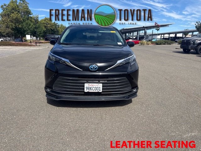2025 Toyota Sienna XLE FWD 8-Passenger