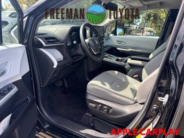 2025 Toyota Sienna XLE FWD 8-Passenger