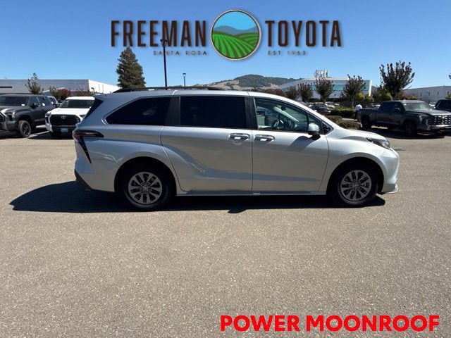 2023 Toyota Sienna XLE FWD 8-Passenger