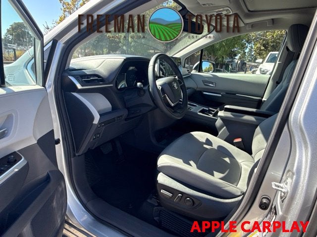 2023 Toyota Sienna XLE FWD 8-Passenger