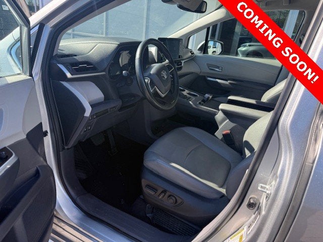 2023 Toyota Sienna XLE FWD 8-Passenger