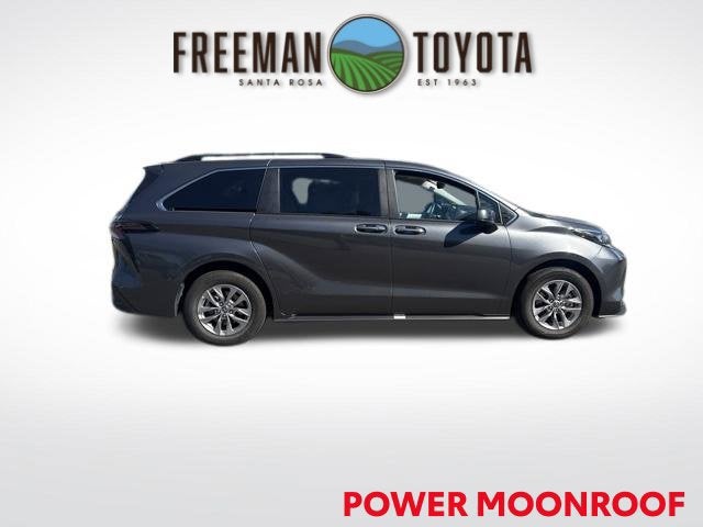 2025 Toyota Sienna XLE FWD 8-Passenger