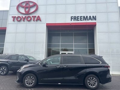 2023 Toyota Sienna Base