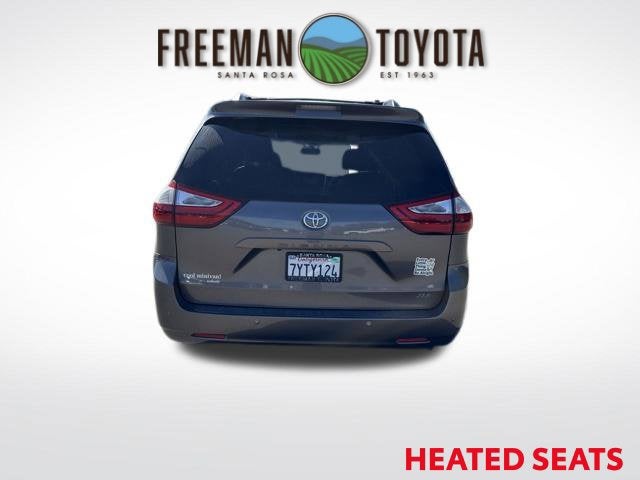 2017 Toyota Sienna XLE Auto Access Seat FWD 7-Passenger