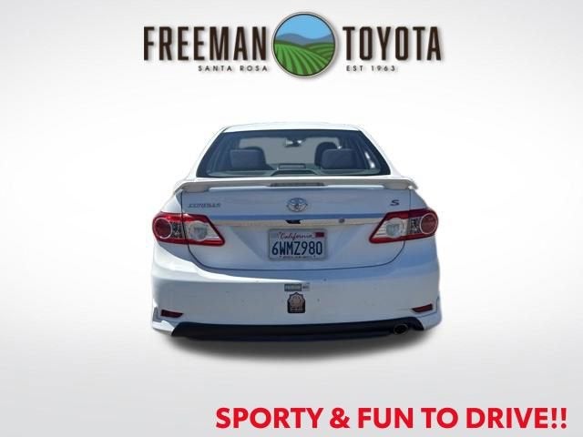 2012 Toyota Corolla 4dr Sdn Auto S