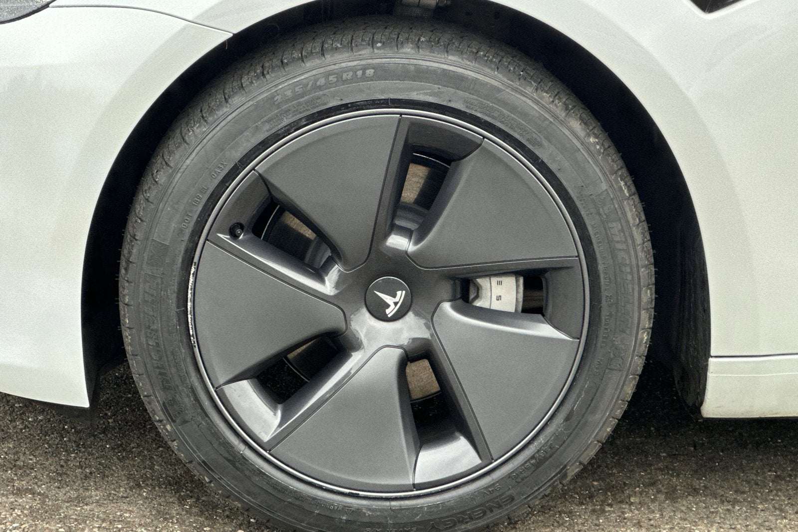 2023 Tesla Model 3 RWD