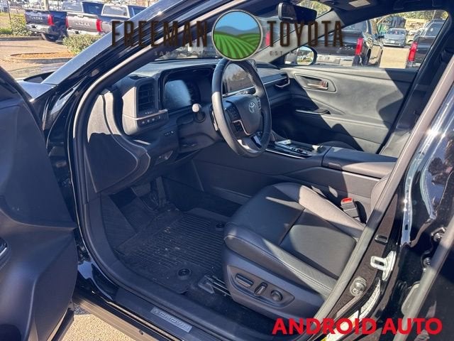 2025 Toyota Crown Signia XLE AWD